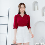 Vertier : No.81062 เสื้อแขนสั้นสีพื้น | Solid Short Sleeve Blouse
